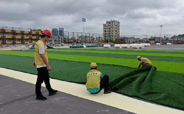 深圳觀瀾中學(xué)人造草足球場(chǎng)施工